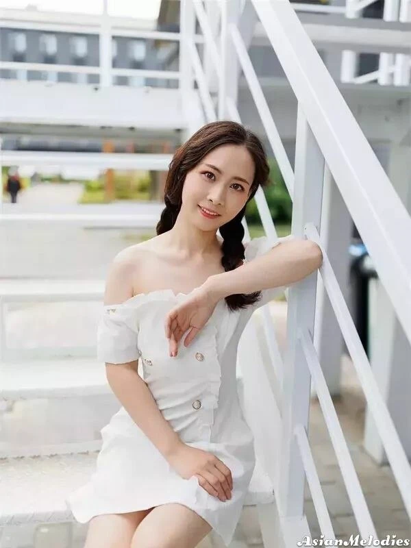Li Profile image 4