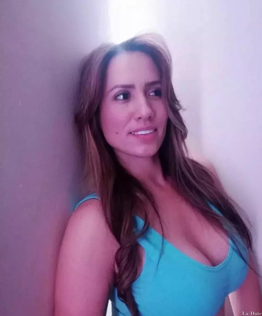 Andreina Profile image 1