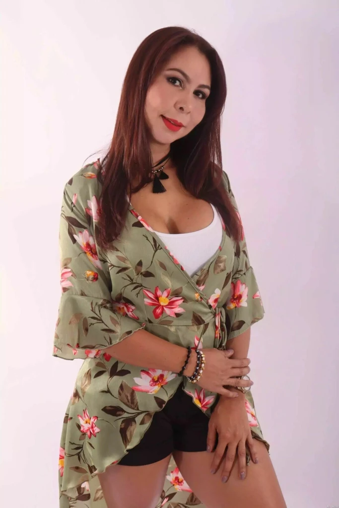 Alejandra Profile image 1