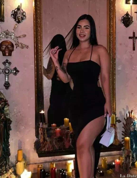 Adriana Profile image 1