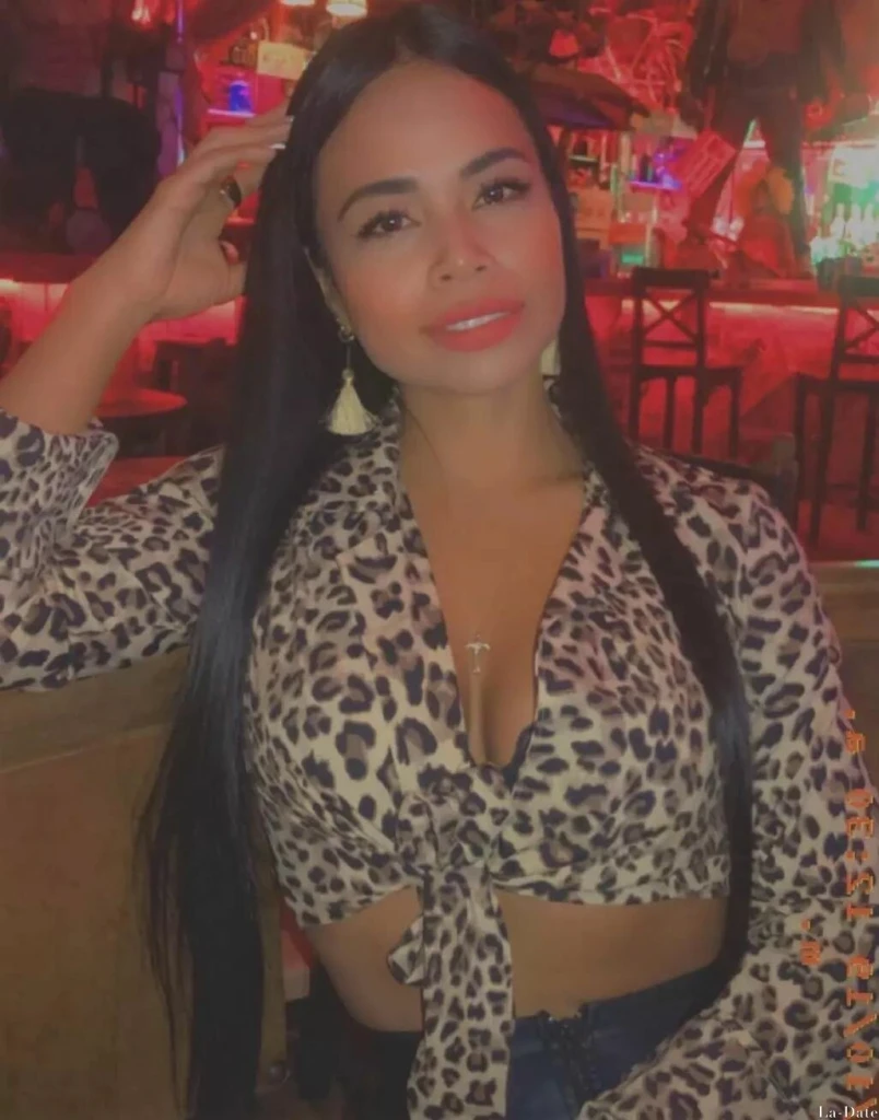 Laura Profile image 1