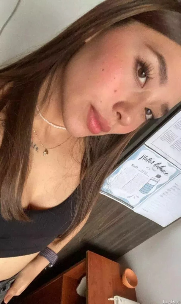 Melanie Profile image 1