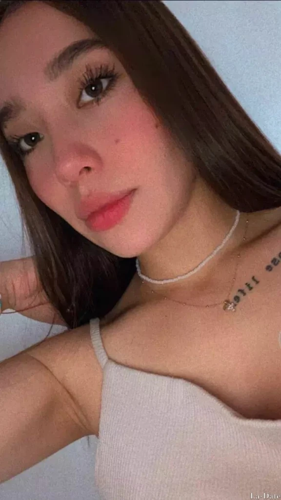 Melanie Profile image 4