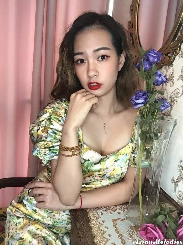 Natalie Profile image 2