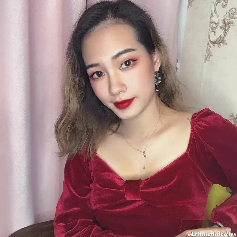 Natalie Profile image 1